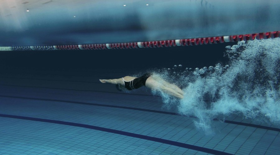 آموزش شنا زیر آبی - batisswimacademy